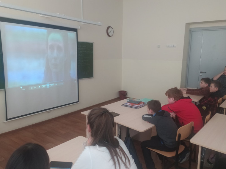 «Нужно учить историю, чтобы не повторять ошибок прошлого».